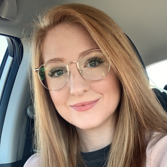 Meet your Posher, Lauren - Picture 1 of 1